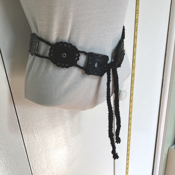 Black & Silver Tooled Leather & Silver Metal Medallions Boho Bohemian Belt - Picture 3 of 14